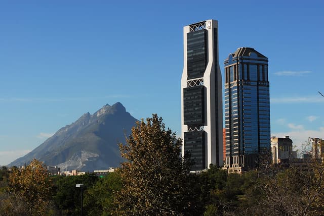 Coworking Torre Avalanz en Av. Batallón de San Patricio 109 Col, Valle Oriente, 66269 San Pedro Garza García, N.L., México - Avenida Batallón de San Patricio 109 Col